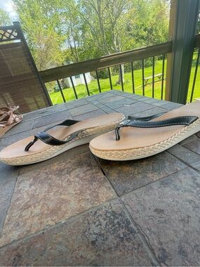 Women’s Black Thong Sandals with Espadrille Sole